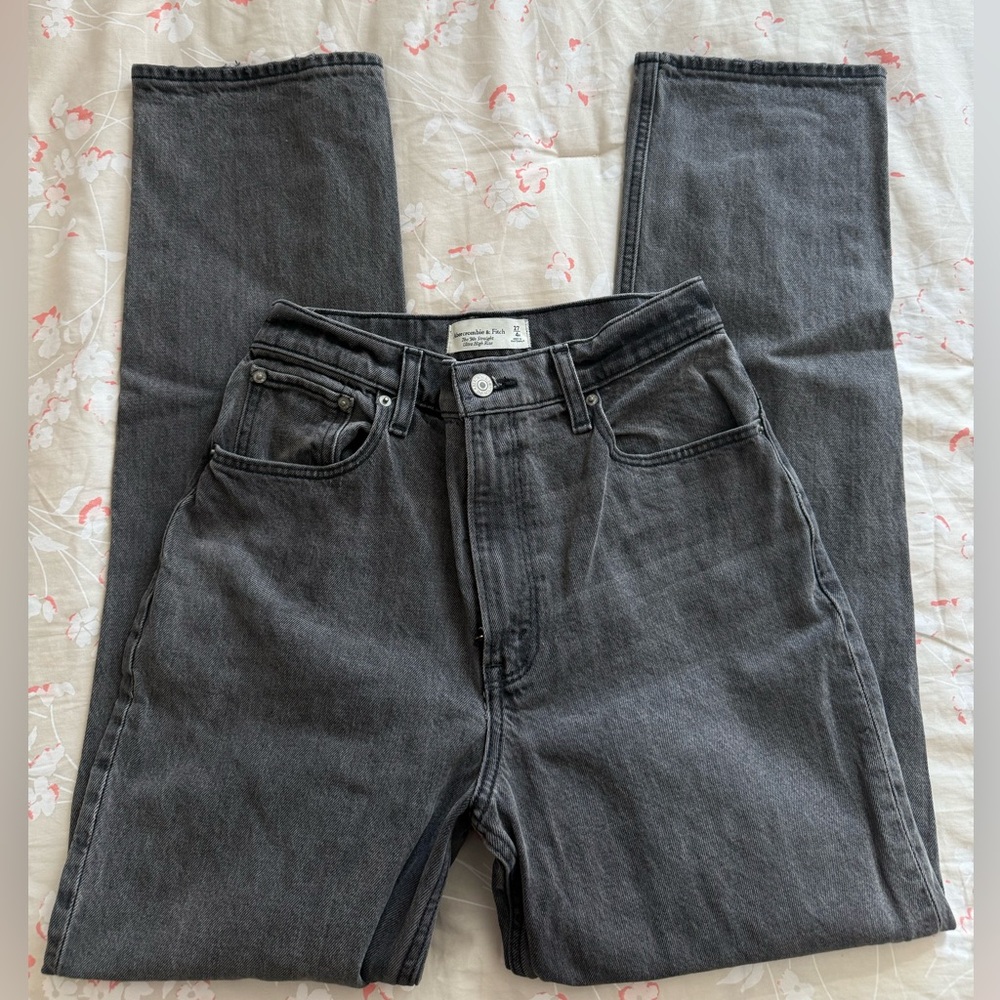 A&F Ultra High Rise 90s Straight Jeans